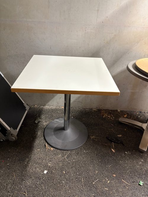 Table carree