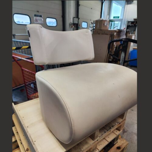 Fauteuils blancs a bascule